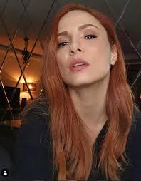 Maybe you would like to learn more about one of these? Vallahi Biz Sok Mine Tugay In Estetiksiz Hali Sosyal Medyada Kucuk Bir Deprem Etkisi Yaratti Onedio Com