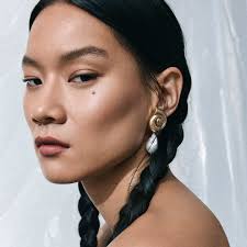 yulu.psd by @nickeucker makeup by @crystalgossman_ hair @thedavidcruz  styling @jenpatryn Skin prep @eltamdskincare barrier renewal complex  Foundation @hourglasscosmetics seamless finish foundation Concealer  @surratt Perfectionniste palette Eyeshadow ...