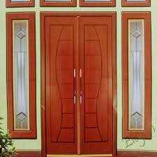 Perkembangan desain arsitektur rumah minimalis saat ini juga berpengaruh terhadap seluruh komponen bangunannya, termasuk model kusen pintu. Gambar Kusen Pintu Dan Jendela Minimalis