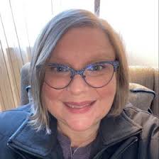 Lara Cobb's Instagram, Twitter & Facebook