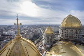 Biserica se confruntă din ce în ce mai mult în răspândirea doctrinei sale și îndeplinirea misiunii. Catedrala Mantuirii Neamului StabileÈte Un Record Avand Cel Mai Mare Iconostas Ortodox Din Lume Rfi Mobile