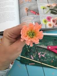 But, having seen multiple tutorials online for crepe paper flowers, i wanted to give you something. Learn How To Make Faux Blooms With Paper Flowers Diy