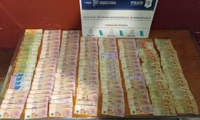 Pasapalabra, el ciclo producido por turner para el trece, conducido por ivan de pineda, fue tt en este viernes por la lástima que le dio al público que finalice un ciclo entretenido y cultural y también porque el gran premio del rosco quedó vacante. Tres Detenidos Por Asaltos A Comercios Dos Son Menores De Edad La Brujula 24