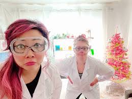 Danielle Strayer's Instagram, Twitter & Facebook