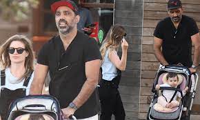 Adam goodes was dating his long term girlfriend, natalie croker, before the couple decided to get married and live happily as husband and wife. Afl Star Adam Goodes And His Wife Natalie Croker Enjoy A Morning Stroll In Bondi With Their Daughter Daily Mail Online