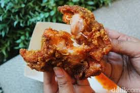 Sajikan udang goreng tepung bumbu paprika dengan saus tomat atau saus sambal dan mayones. Fried Chicken Master Kriuk Crispy Ayam Goreng Berbumbu Mangga Dan Mala