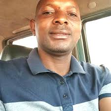 Fraud alert! Anyone here knows this man ?