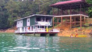 Pembantu rumah bot tasik kenyir kelar tangan hilang di dah lari ke hutan harian metro. Square Houseboat Squarehouseboat Twitter