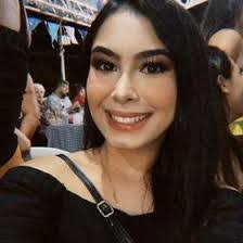 Alessandra Fernandes's Instagram, Twitter & Facebook