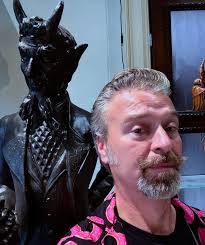 In the spirit of this week's episode, a handful of moments from Darin Morgan  X-Files stuff!