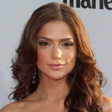 32b, date de naissance, couleur des cheveux, couleur des yeux, nationalité. Janet Montgomery Clothes Outfits Brands Style And Looks Spotern
