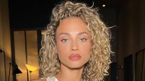 Rose Bertram Shares Swimsuit Photo With "Perfect Imperfections" — Celebwell