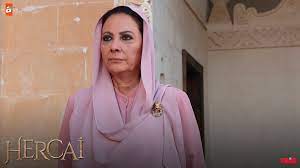 Azize karakterine hayat veren usta oyuncu daha önce nerede oynadı? Hercai On Twitter Azize Notu Yazan Kisiyi Ogrenebilecek Mi Hercai Yeni Bolumuyle Bu Aksam 20 00 De Atv De Atvcomtr Miayapim