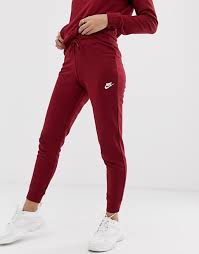 Die prüfung umfasst unter anderem bereiche wie datenschutz, kosten und zahlung, lieferbedingungen. Nike Burgundy Essentials Slim Joggers Asos