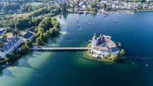Landhotel grünberg am see offers fantastic views of the lake, the mountains, and the famous ort castle, as well as spacious and bright. Schloss Orth In Salzkammergut Gmunden Am Traunsee Austria Alpinestock Com