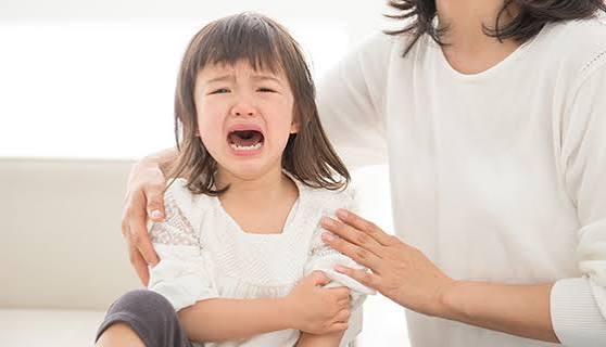 子どもの肘（ひじ）が外れてしまった！～『肘内障（ちゅうないしょう）』って何？ | mamaomoi -ママオモイ-