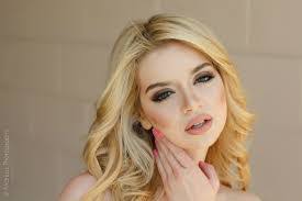 Donna Gerace's Instagram, Twitter & Facebook