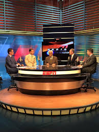 La decisión no parece fácil para el atacante sensación. Walter Ormeno Mi Nieto Santiago El Unico De Mi Familia Facebook