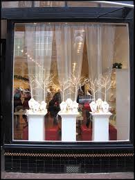 Maybe you would like to learn more about one of these? 8 Schaufensterdekoration Kosmetik Ideen Schaufensterdekoration Schaufenster Dekoration