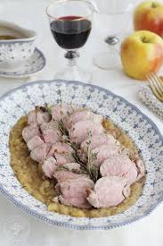 Medallones de solomillo de cerdo (la salsa da para al menos un solomillo entero) 1 cebolla 2 zahorias 1 diente de ajo 30 gr. Solomillo De Cerdo Con Salsa De Manzana Cocinando Entre Olivos
