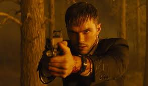 In the new thriller those who wish me dead, angelina jolie is repeatedly punched in the face, kicked and stabbed by nicholas hoult as a forest fire rages around them. L0i1 F6u3uw7wm