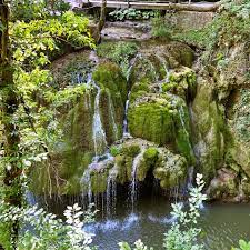 Rumänien liegt auf der balkanhalbinsel und ist ein land der kontraste. Https Xn Urlaub In Rumnien 2qb De De Uir Ausflugsziele Sehenswertes Bigar Wasserfall