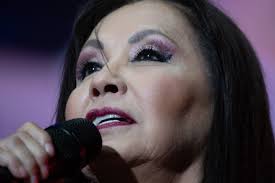 anagabrieloficial enloquece a su público que no dejan de cantar cada pieza  ! . Una leyenda en el escenario . 📸 @rahona.photo . @onecr @conciertoscrc  @contentlabcr