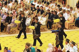 Majalah 3 2019 mon jul 29 pertabalan yang di pertuan agong ke 16. Photo Gallery Category Istiadat Pertabalan Kebawah Duli Yang Maha Mulia Seri Paduka Baginda Yang Di Pertuan Agong Xv Sultan Muhammad V Di Balairung Seri Istana Negara Image Istiadat Pertabalan Kebawah Duli