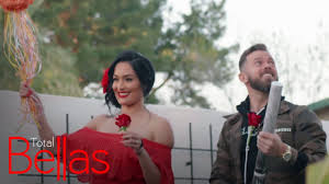 Wwe legend nikki bella has confirmed that she is set to reveal the gender of her baby on total bellascredit: Nikki Bella And Artem Chigvintsev S Baby Sex Reveals Total Bellas E E Entertainment Fr24 News English