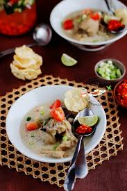 Dipanggang dalam satuan kodi , yang terdiri atas dua puluh tusuk, dan tiap tusuk terdapat empat potong dua potong daging, satu potong lemak dan satu lagi potongan daging. Sop Kaki Kambing Jakarta Recipe Jakarta Style Goat Feet Soup Indonesia Eats