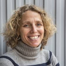 Ana Saez's Instagram, Twitter & Facebook