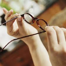 Those who wear eyeglasses understand the pain of dealing with dirty glasses with fingerprints on them. How To Clean Eyeglasses On The Cheap