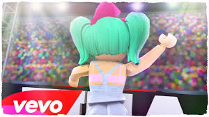 Holi, estamos de nuevo en roblox, para traeros un nuevo vídeo, tenemos que sobrevivir a la chica del vestido rojo, podremos. Bailame Video Musical Roblox Roblox Music Video Youtube