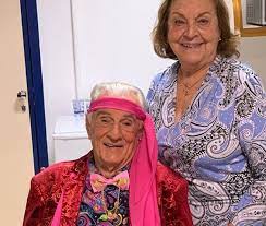 Orlando drummond cardoso ( rio de janeiro, 18 de outubro de 1919) é um ator, dublador, comediante e radialista brasileiro. Aos 101 Orlando Drummond Parabeniza A Mulher Minha Rainha Quem Quem News