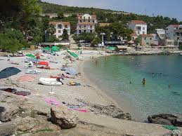 It is about an hour away from the it features one of the best nudist beaches in the area. Insel Hvar Strande Hvar Info Com