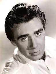 Maxwell Reed's Instagram, Twitter & Facebook