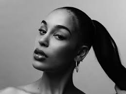 Smith lanzó su ep debut, project 11, en noviembre de 2016. Jorja Smith Is Putting Out New Music This Year Music Gulf News
