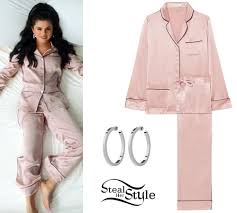 Can't get enough on wn network delivers the latest videos and editable pages for news & events, including entertainment, music, sports, science and more, sign up and share your playlists. Selena Gomez I Can T Get Enough Video Outfit Steal Her Style