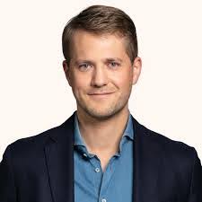 Jodi Loos's Instagram, Twitter & Facebook