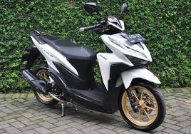 Contoh gambar diatas adalah salah satu hasil vario 125 warna putih menjadi warna biru dengan menggunakan scotlate. Berita Modifikasi Honda Vario Terbaru Hari Ini