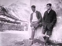 The first person to set foot on the summit of mount everest was new zealander edmund hilary. Who Is The First Person To Climb Mt Everest Quora