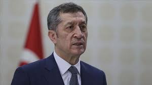 13.30'da başlayacak toplantının ardından sağlık bakanı ve milli eğitim bakanı, ortak bir basın açıklaması gerçekleştirecek. Milli Egitim Bakani Selcuk Pazartesi Lgs Ile Ilgili Bir Aciklama Olacak