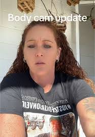 Elizabeth Rawlins's Instagram, Twitter & Facebook