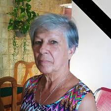 Amigas y Amigos: Tímidamente la luz fue arropándome. Aún no es la que  necesito pero algo es algo. No se le pueden pedir urgencias a las dudas.  Ellas irán desperezándose. Mañana, cuando