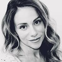 Roxanne Hurley's Instagram, Twitter & Facebook