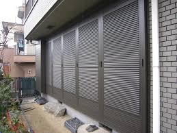 「雨戸」で窓を守ろう