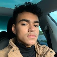 Mark Vanderlinde's Instagram, Twitter & Facebook