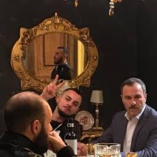 Nel rione sanità, don antonio barracano è una personalità temuta e rispettata conosciuta con il nome di sindaco. Debutto Al Modernissimo Dell Atteso Film Il Sindaco Del Rione Sanita Con Le Musiche Del Rapper Alph P La Domenica Settimanale