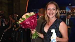 Browse 666 felicitas woll stock photos and images available, or start a new search to explore more stock photos and images. Felicitas Woll Privat Lolle Im Kinder Gluck Doch Dieses Geheimnis Hutet Sie Weiter News De