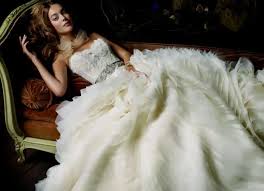 Scopri la collezione 2021, trova l'abito da sposa adatto a te economici e convenienti. I 10 Abiti Da Sposa Piu Costosi Del Mondo Metalli Rari